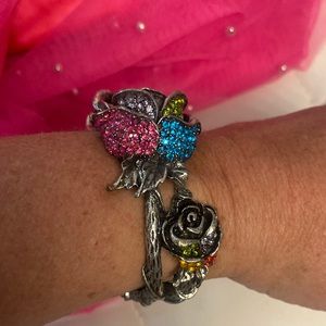 Rhinestone roses bracelet